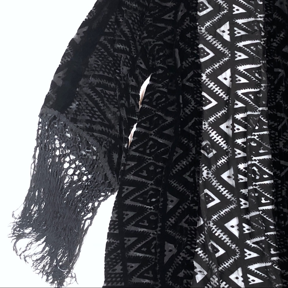 Show Me Your Mumu Metzler Fringe Kimono - Picture 4 of 7